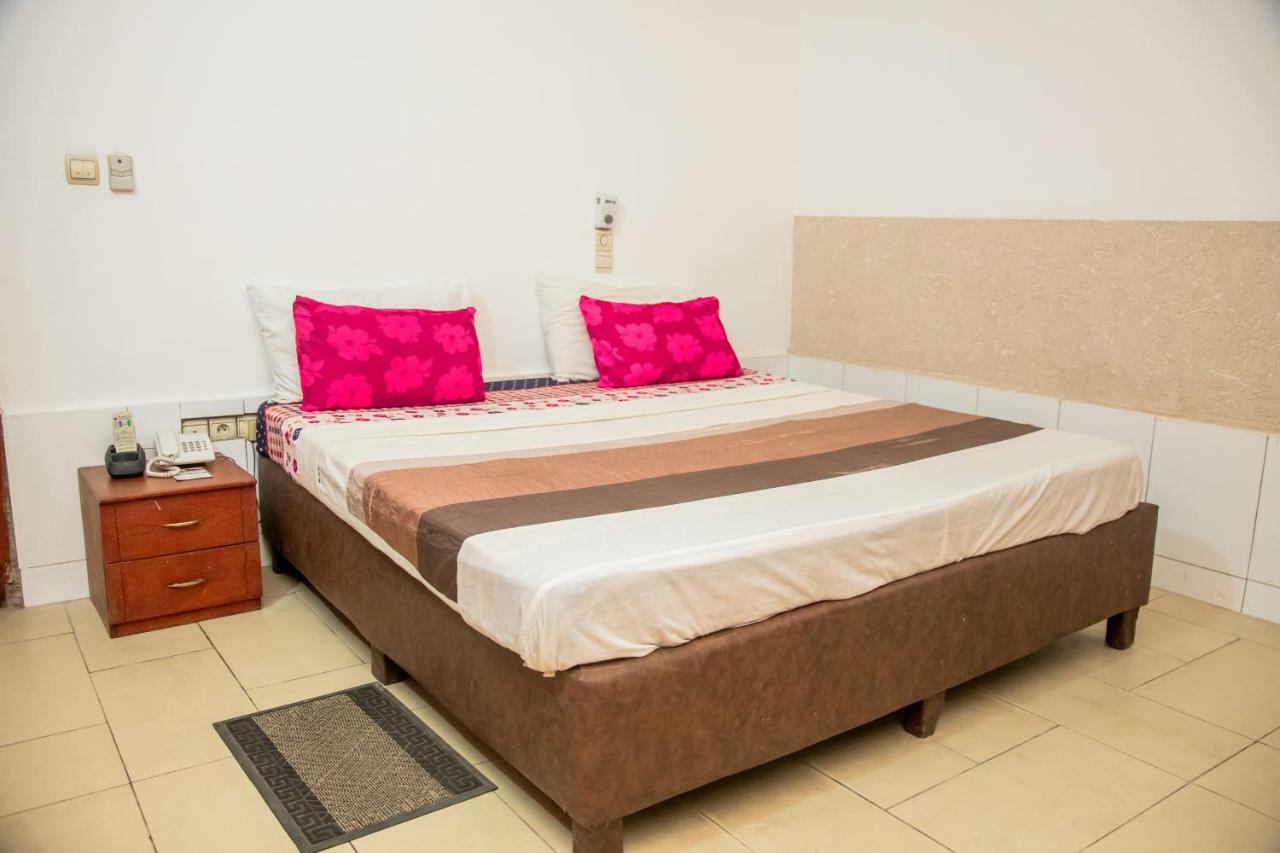 Senateur Hotel Agontinkon Котону Экстерьер фото